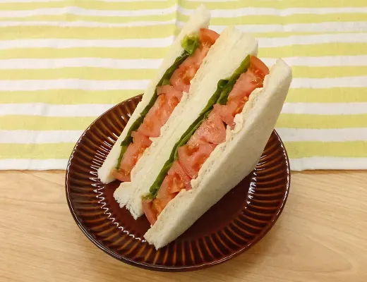 トマトとクリームチーズサンド
