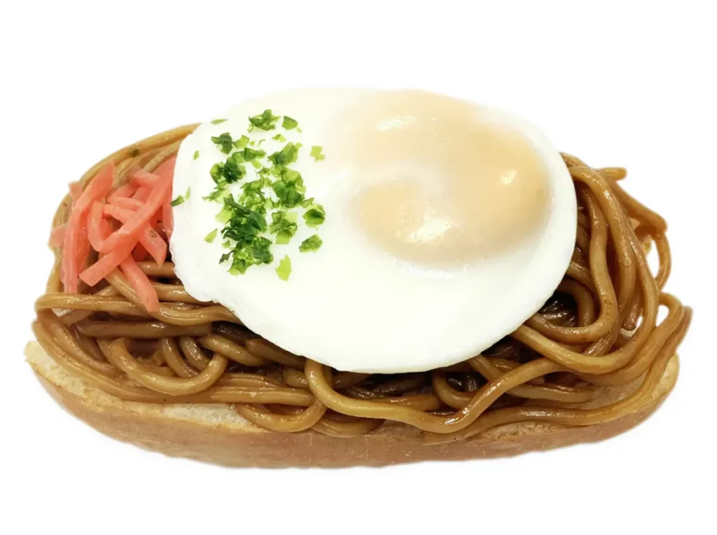 具コッペ(焼きそば×目玉焼き)