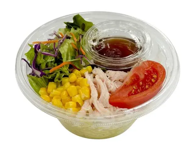 蒸し鶏と彩り野菜のラーメンサラダ
