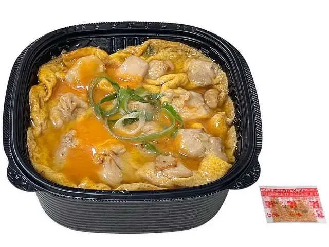 お肉たっぷり炙り鶏の特製親子丼
