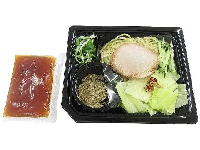 매운 츠케다레로 먹는 히로시마 츠케멘