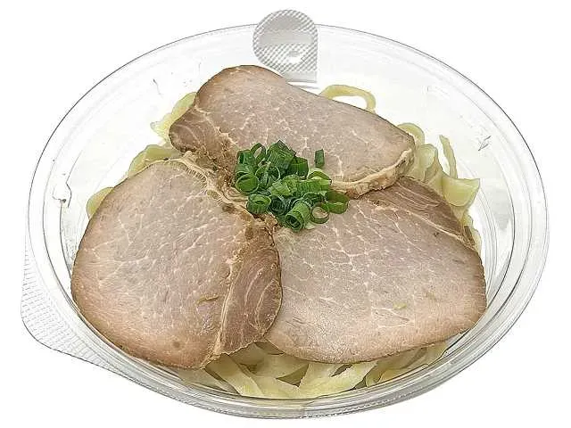 가쓰오 육수 향이 가득한 냉 오키나와 소바