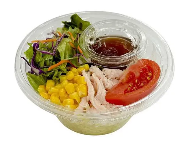 Ramen Salad with Steamed Chicken and Colorful Vegetables