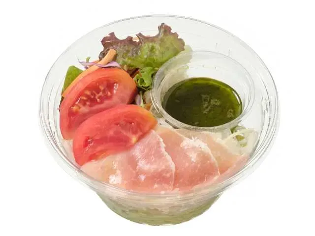 토마토와 하몽의 바질 파스타 샐러드