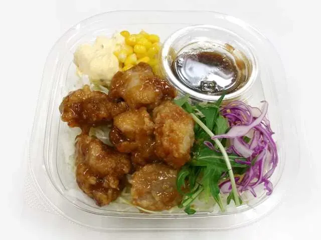 チキン南蛮のラーメンサラダ