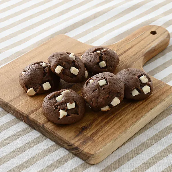 Rich Chocolate 6 Pieces (White Chocolate)