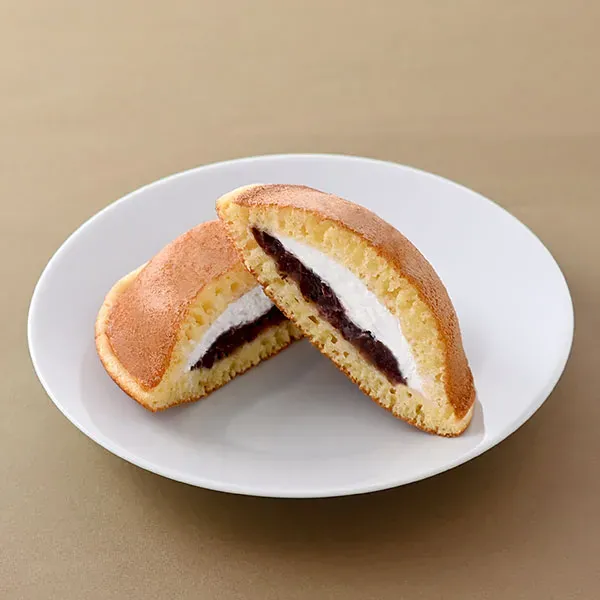 Chewy Dorayaki (Red Bean Paste & Whipped Cream)