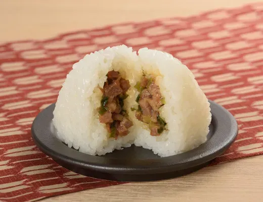 멘야 쿠마가이 감수 고기밥 주먹밥