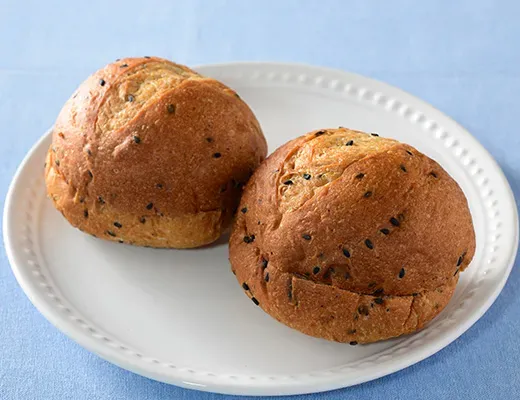Fluffy & Chewy French Bread Sandwich with Black Sesame & Cream Cheese (2 pcs)