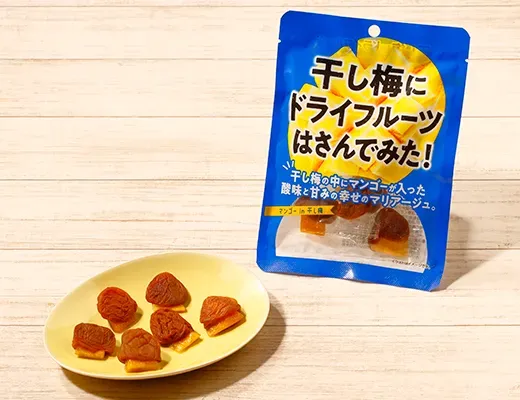Q-ROOT Dried Plum Sandwiched with Dried Fruits (Mango in Dried Plum)