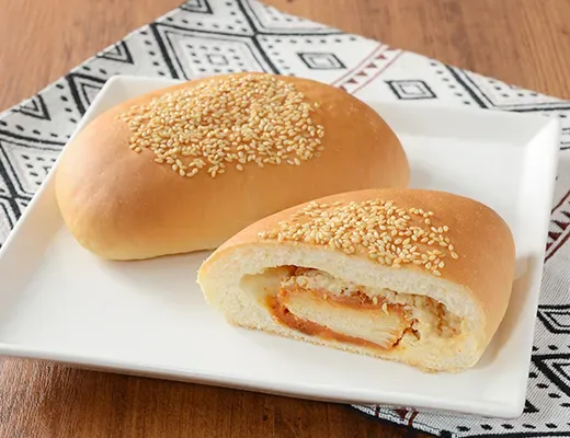 Red Chicken Bread with Chili Pepper Mayonnaise