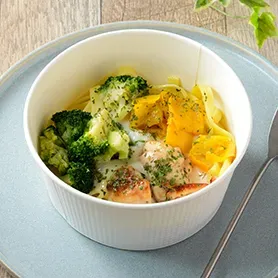 1/2日分の緑黄色野菜が摂れるレモンクリーム生パスタフェットチーネ