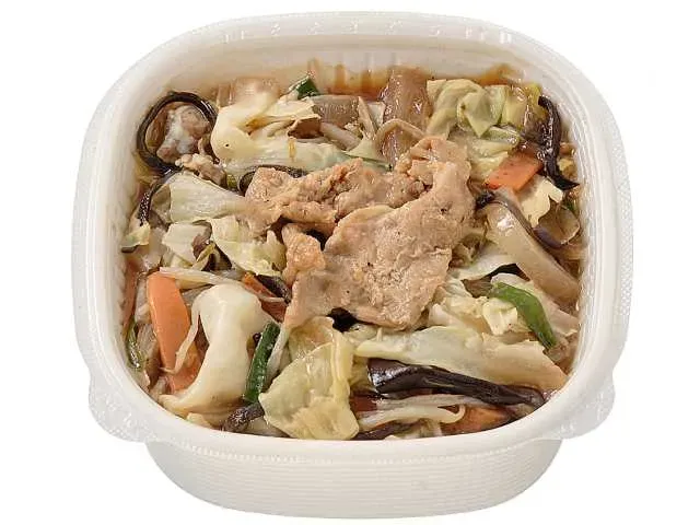 무쇠솥에 볶은 진하고 맛있는 야채 볶음 덮밥