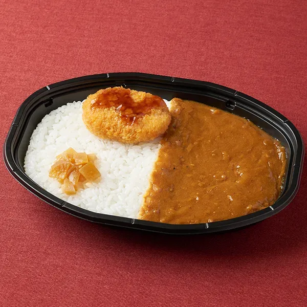 30種類以上のスパイスが決め手のこだわりカレー(コロッケ付き)
