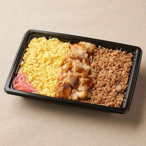 Fried Chicken and Minced Chicken Bento