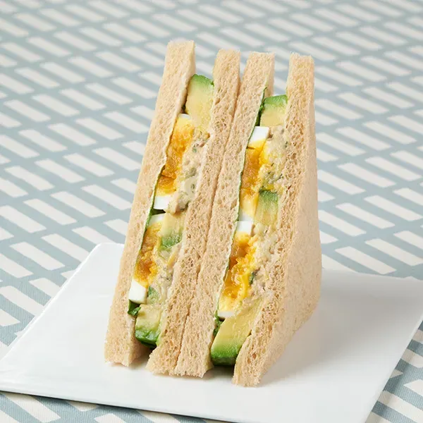 Avocado & Tuna Macaroni with Cream Cheese Sauce
