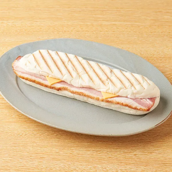 ホットサンド 厚切りベーコンのパニーニ