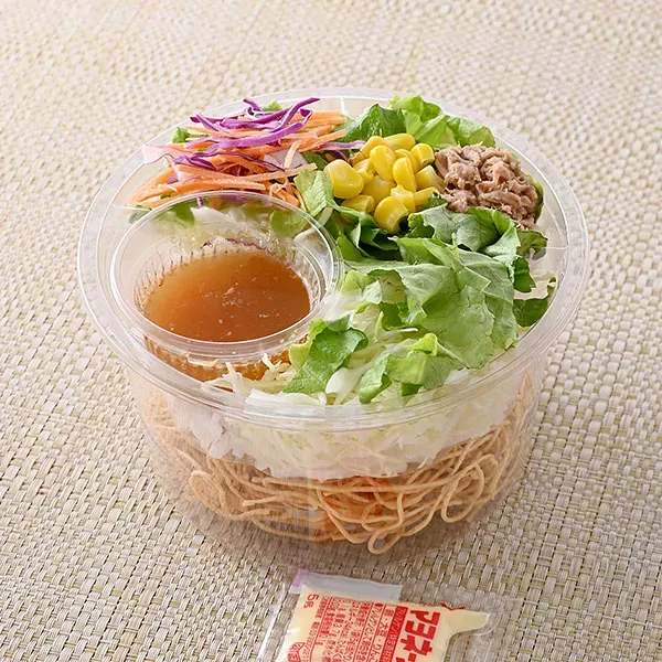 パリパリ麺サラダ