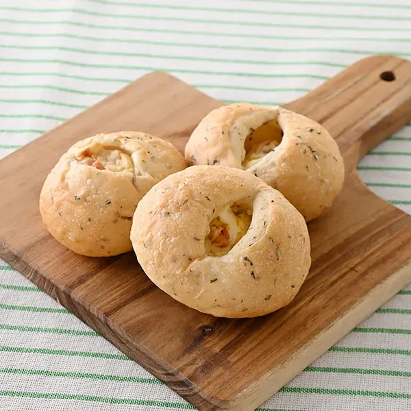Basil & Bacon Cheese French Bread (3 Pieces)
