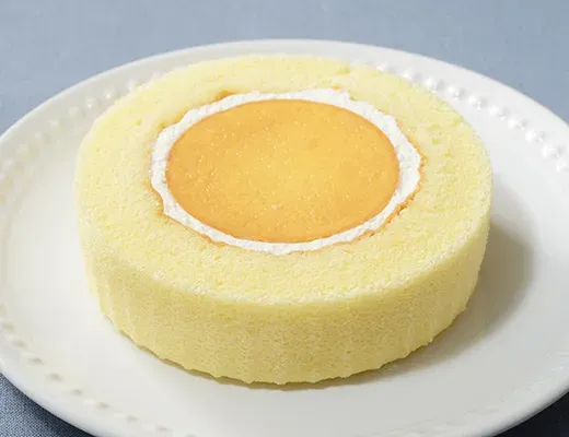 Uchi Café CHEESE GARDEN Supervised Baked Cheesecake in Premium Roll Cake