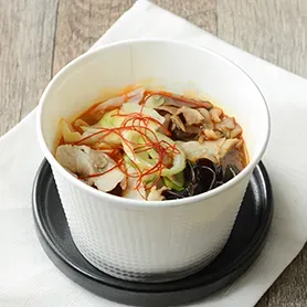 春雨で食べる痺れる辛さの麻辣湯