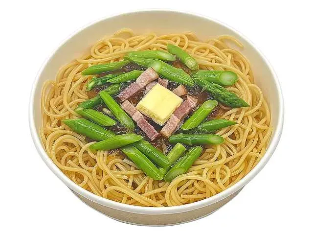 岩手県産アスパラとベーコンのバター醤油パスタ