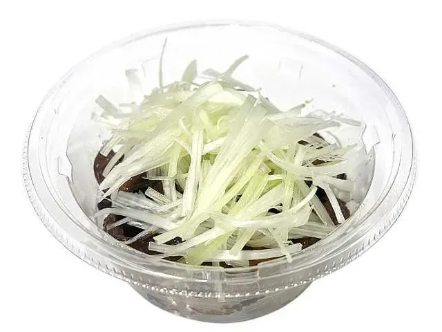 Grilled Chicken Skin with Shredded Leek (Sauce)