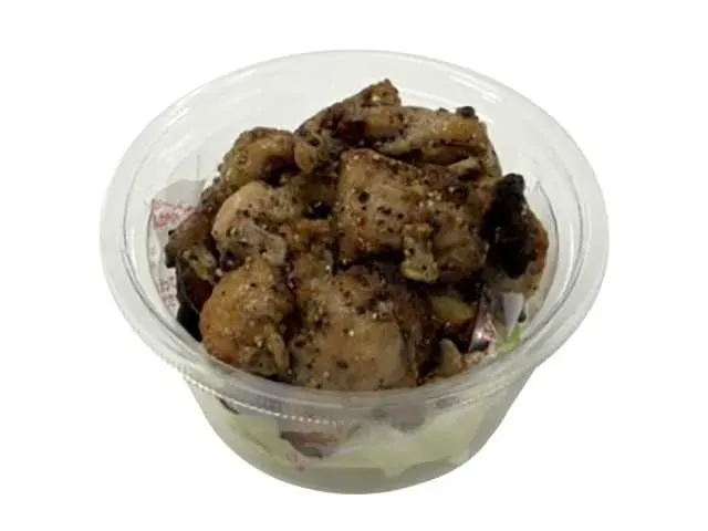 Charcoal-Grilled Chicken Seasoned with Black Pepper