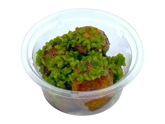 冷たいまま食べる鶏つくねぼたんこしょうまみれ