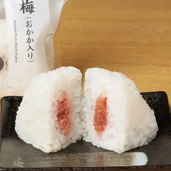 梅(おかか入り)おむすび
