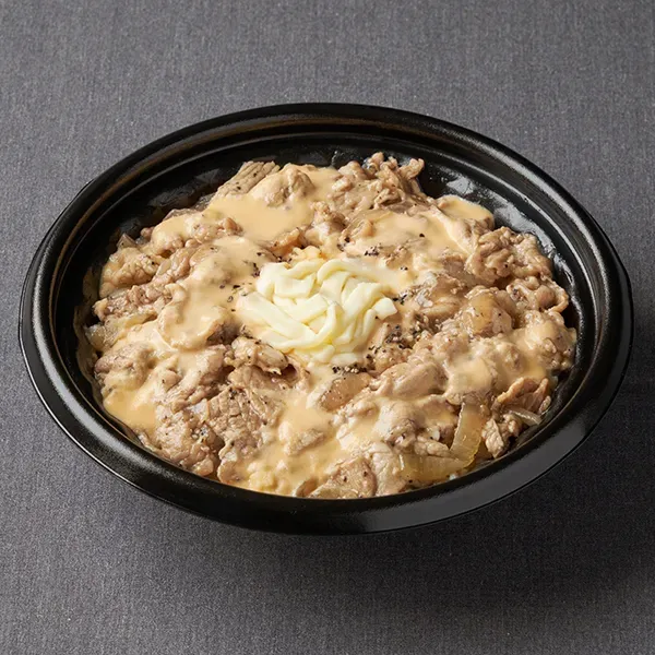 【背徳のチーズコンビニ飯】チーズソースまみれの塩ダレ豚焼肉丼