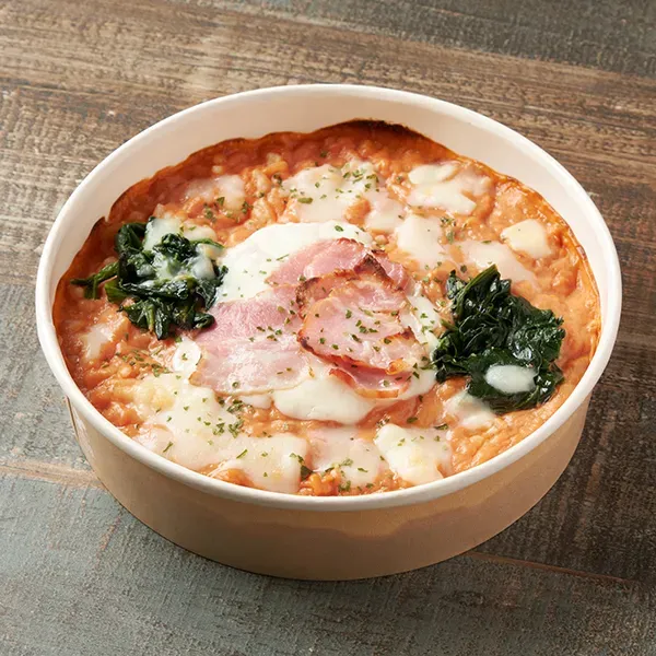 ベーコンとほうれん草のトマトクリームドリア