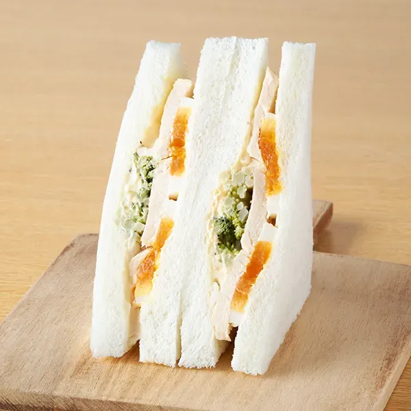 Protein-Rich! Chicken, Broccoli & Egg Sandwich