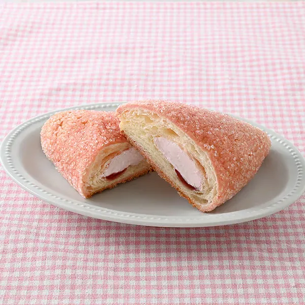 トリプルいちごのホイップデニッシュ