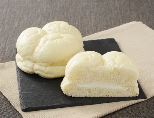 meiji 白いちぎりパン ホワイトチョコ入りホイップ