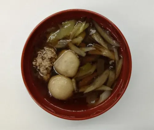 味マルジュウ仕立ての芋煮