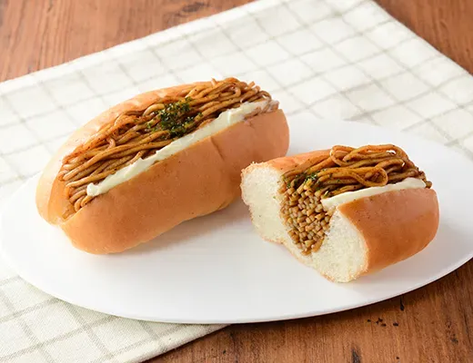 焼きそばパン マヨネーズ入