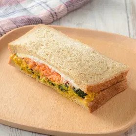 서플리 샌드위치 반나절 분량의 녹황색 채소와 식이섬유를 듬뿍 섭취할 수 있는 단호박 샐러드