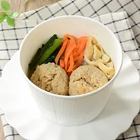 Japanese-style Soup with Chicken Meatballs and Shirataki Noodles