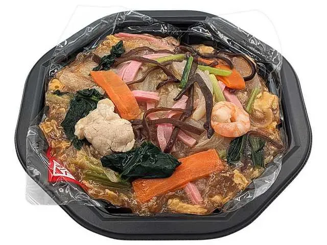 Chinese Rice Bowl with Aromatic Stir-Fried Vegetables and Thick Egg Sauce