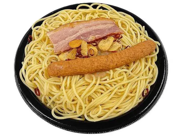 山盛パスタ ペペロンチーノ