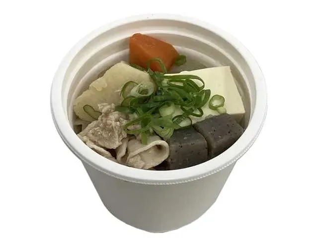 合わせ味噌仕立ての具だくさん豚汁