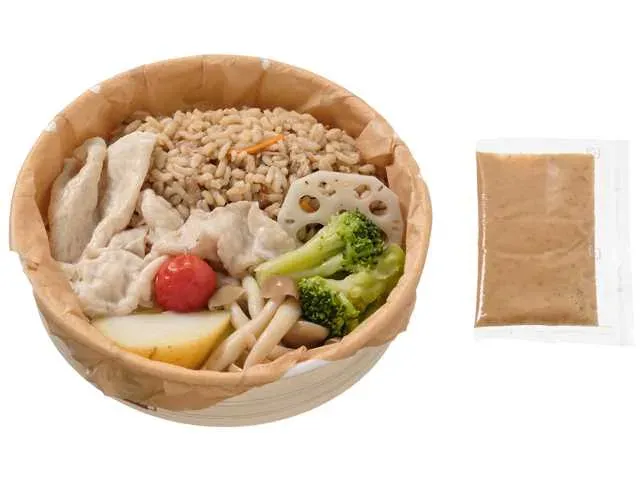 ごまだれで食べる蒸し野菜と豚しゃぶのサラダごはん