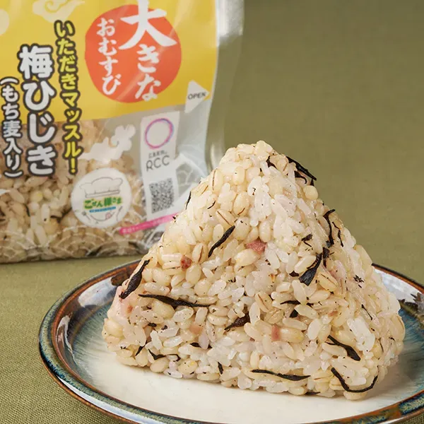 [RCCラジオ「平成ラヂオバラエティ ごぜん様さま」コラボ]いただきマッスル!大きなおむすび 梅ひじき(もち麦入り)