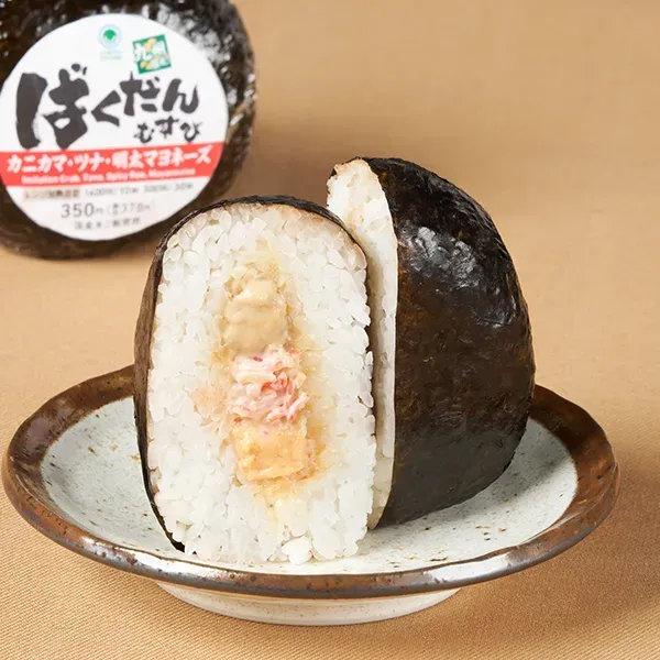 ばくだんむすび(カニカマ・ツナ・明太マヨネーズ)