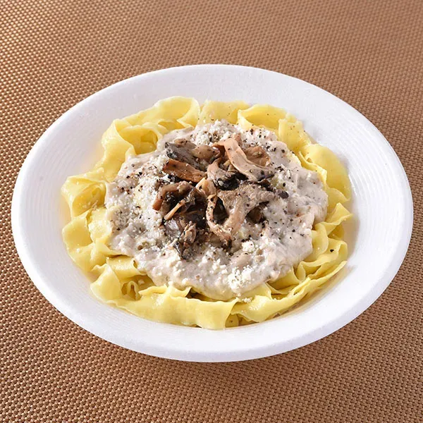 Fresh Pasta with Shimofuri Hiratake® & Maitake Mushroom Cream