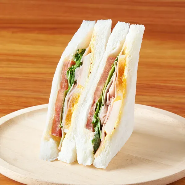햄 양상추 토마토 샌드위치