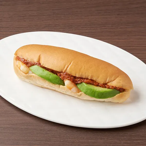 海老とアボカドのロールサンド