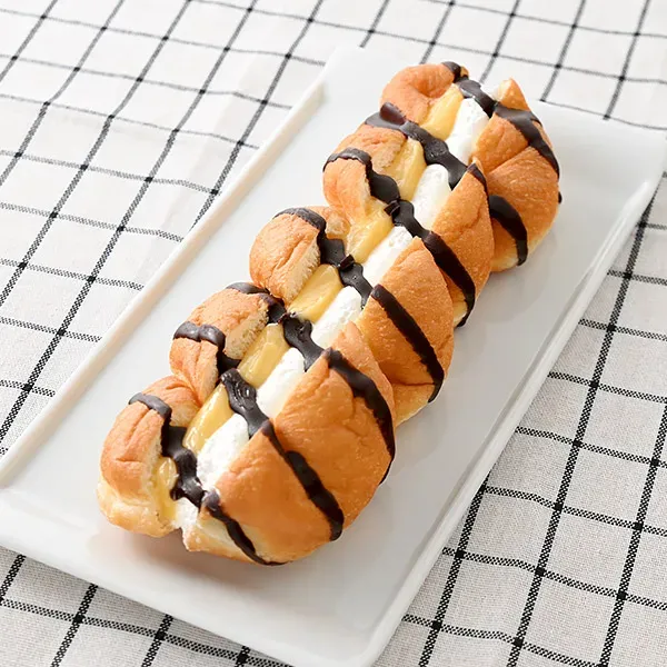 Generous Twist Sandwich (Custard & Whipped Cream)