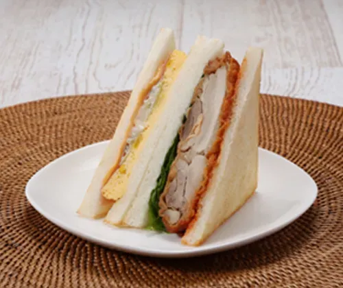 コーン玉子&ヤンニョムチキンサンド
